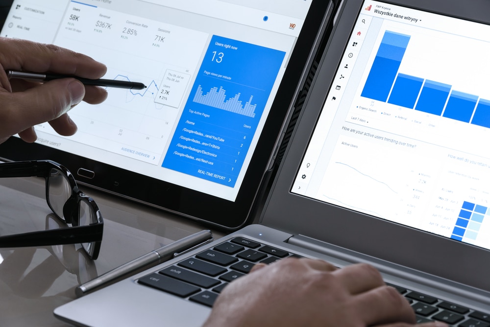 Looking at screens with advertising graphs